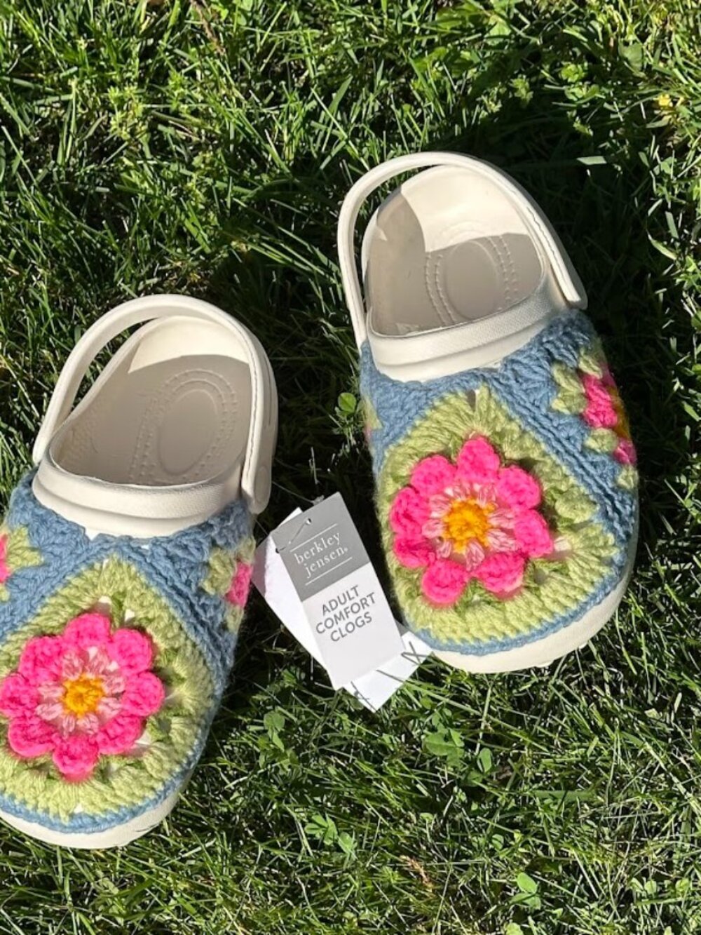 Custom crochet covered faux Crocs, sunflower  Unisex M4/W6 NEW